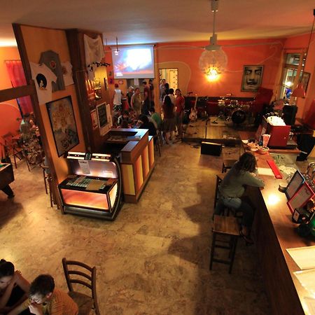 Sunflower Beach Backpacker Hostel & Bar Rimini Eksteriør billede