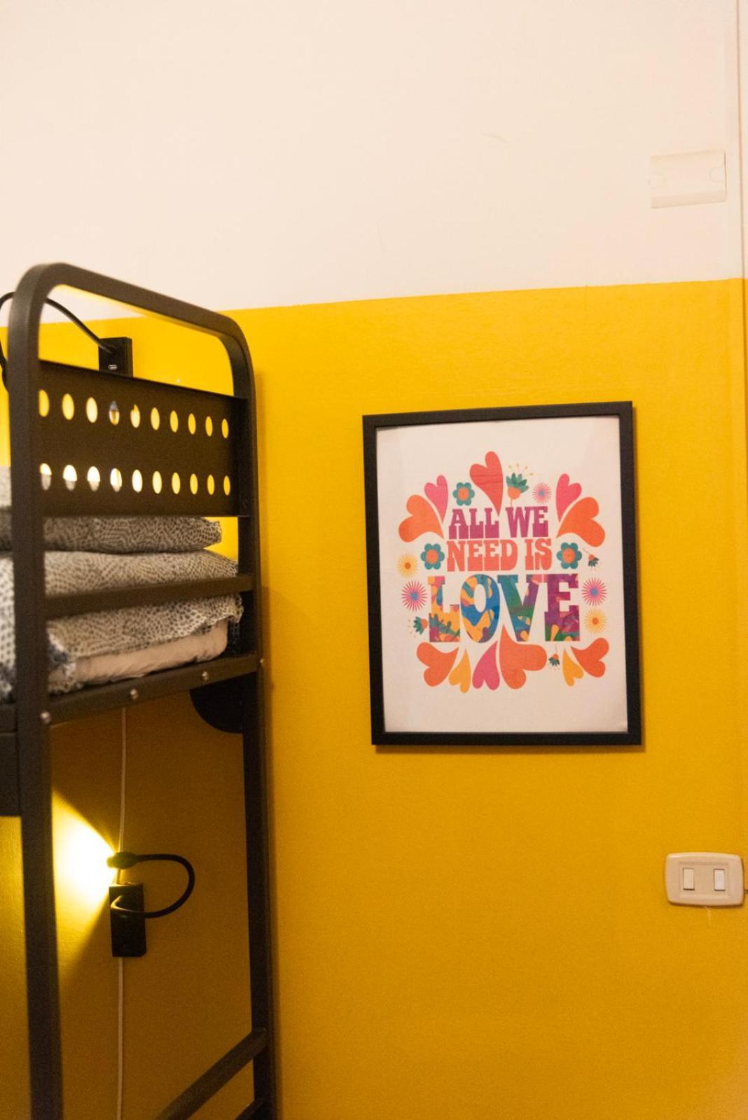 Sunflower Beach Backpacker Hostel & Bar Rimini Eksteriør billede