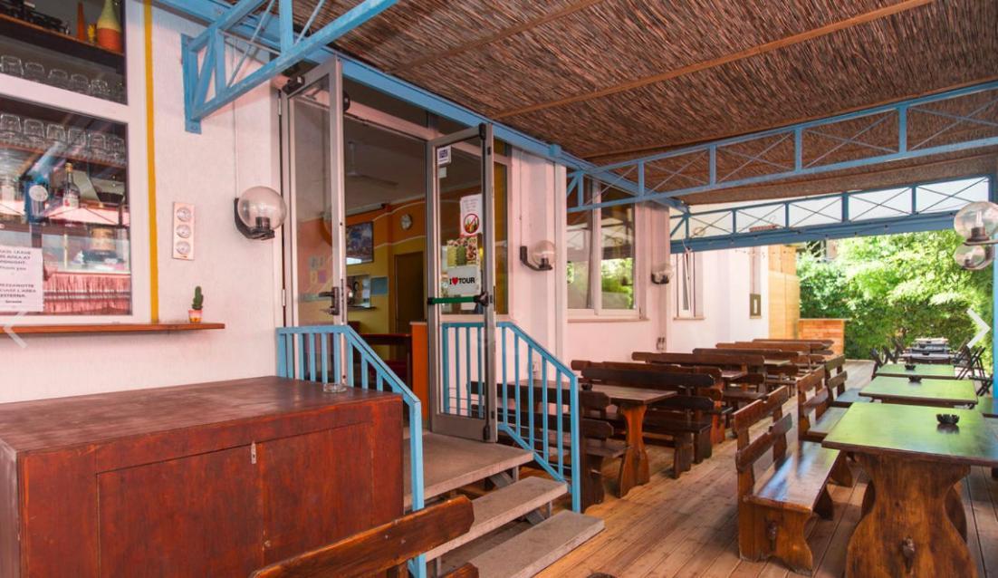 Sunflower Beach Backpacker Hostel & Bar Rimini Eksteriør billede
